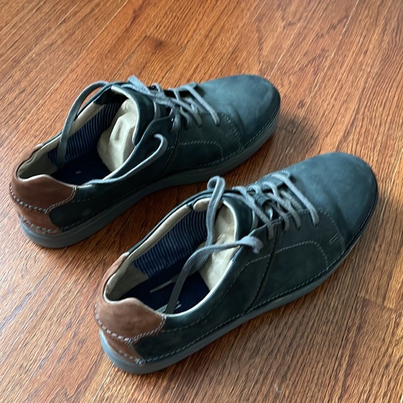 Barely worn. Great condition. Clarks quality - Picture 2 of 4